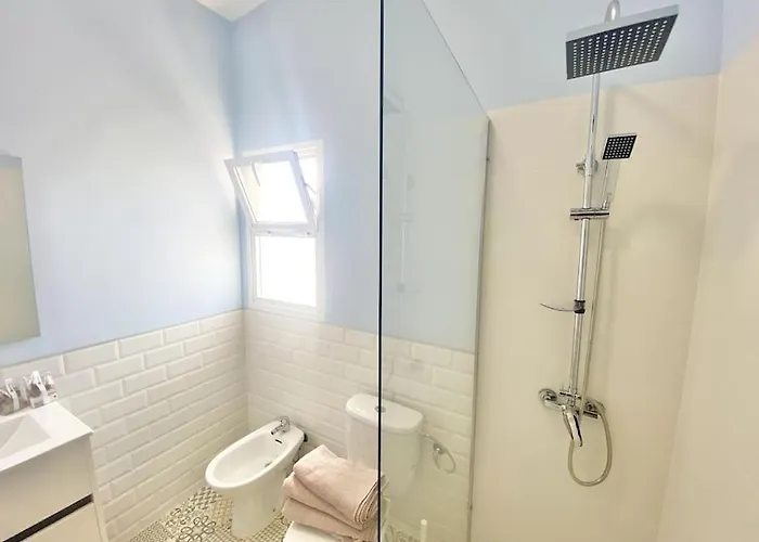 Adeje + Parking أذيخي